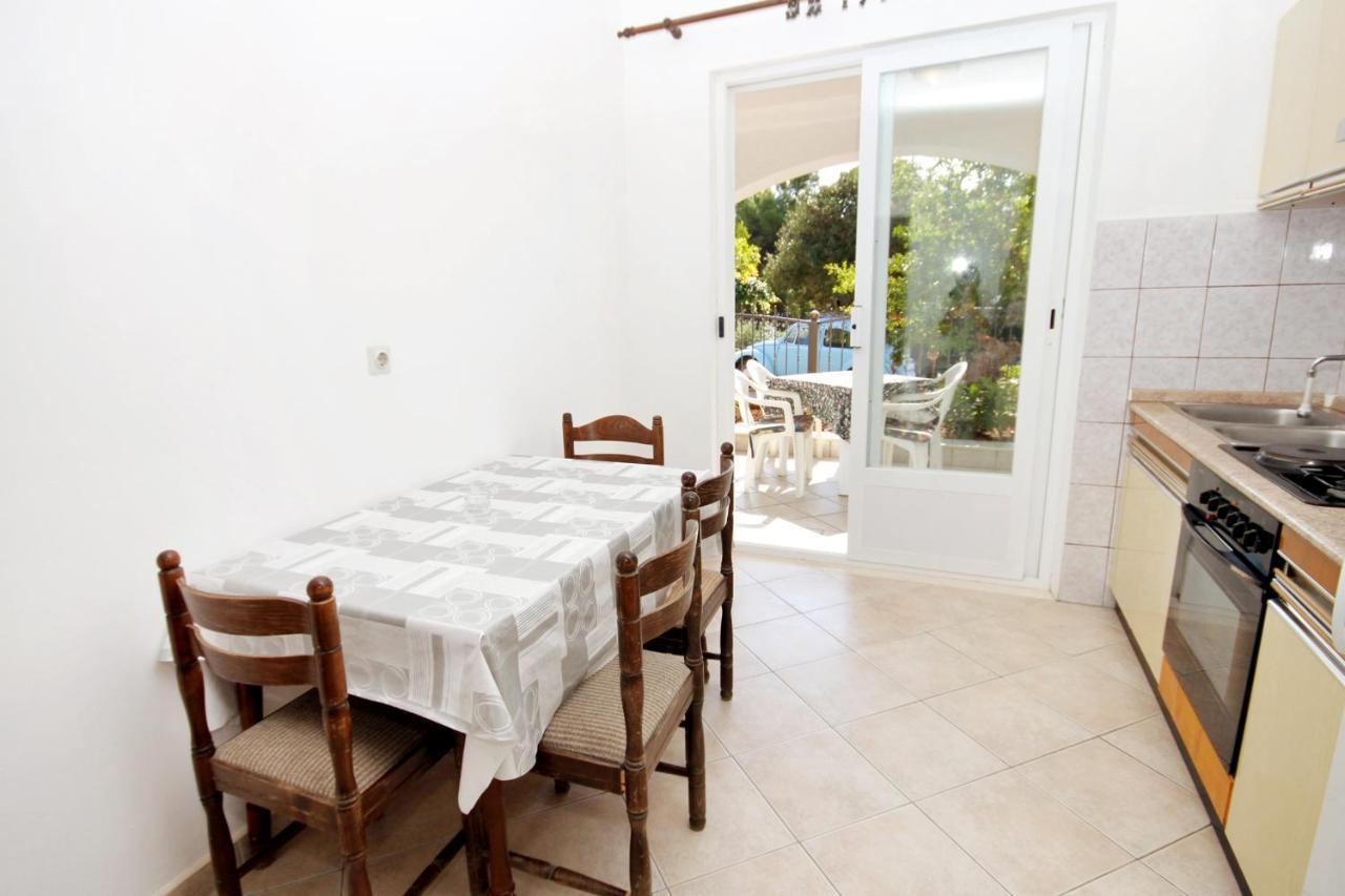 Apartments With A Parking Space Zavalatica, Korcula - 4453 Екстериор снимка